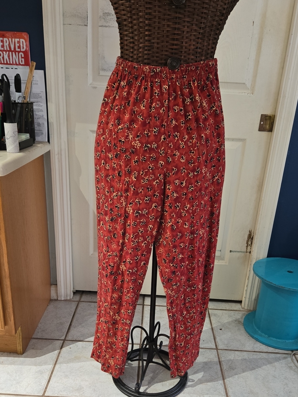 Carole Little Red Floral Elastic-Waist Soft Pants-Size L